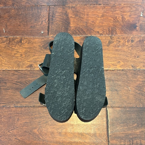 Bryr flatform black sandal - Picture 4 of 5